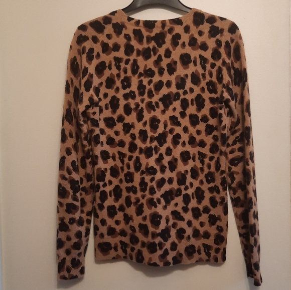 Lord & Taylor Leopard Print 100% Cashmere Crew Neck Sweater - Picture 9 of 10